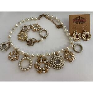 Plunder Faux Pearl Medallion Necklace Bracelet Earrings Set Gold Tone New